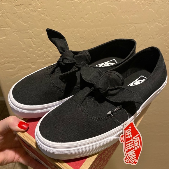 vans bow slip on